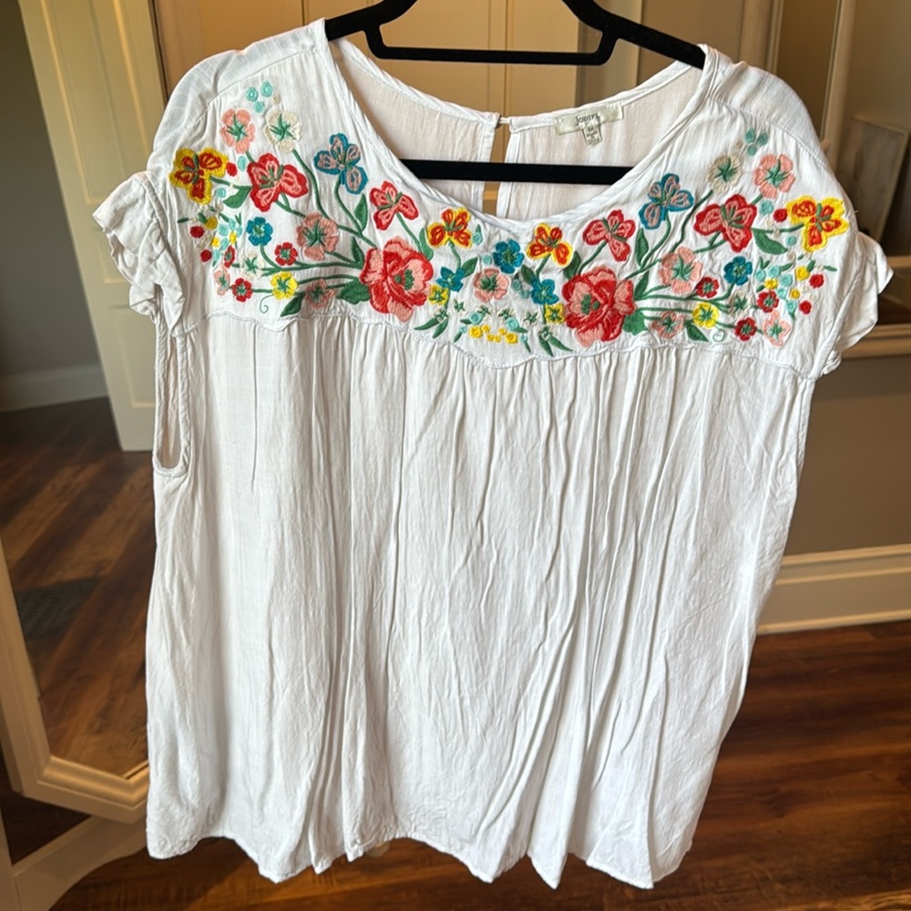 Floral Embroidery Top